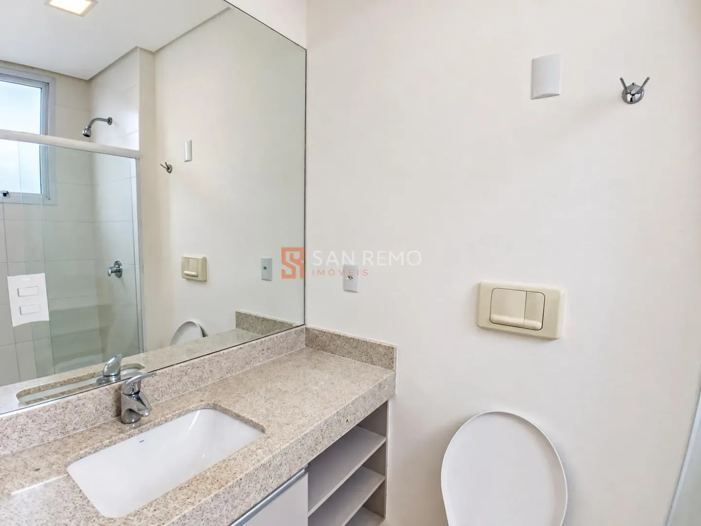 Glass-enclosed balcony in a 3-bedroom apartment, 120 m² — photo 40