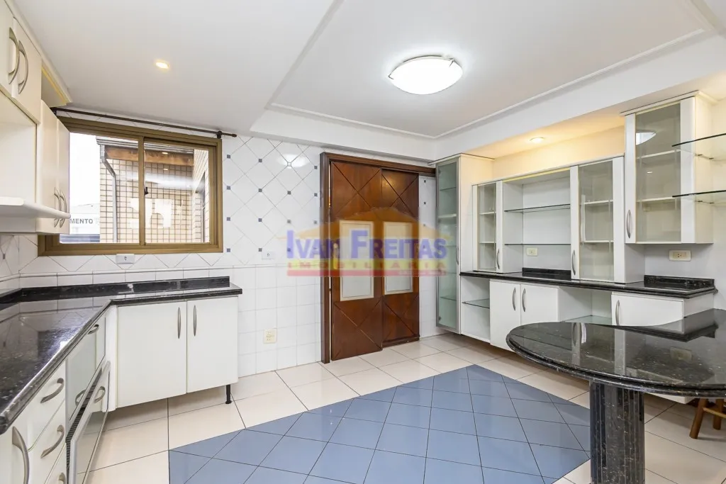 House with 5 bedrooms and balcony, plus 5 parking spots — photo 23