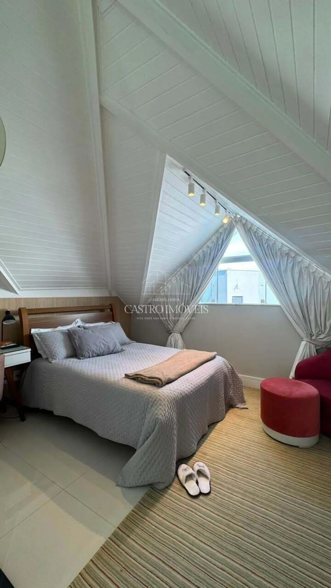 Furnished house with 4 en-suite bedrooms and private garden — photo 42