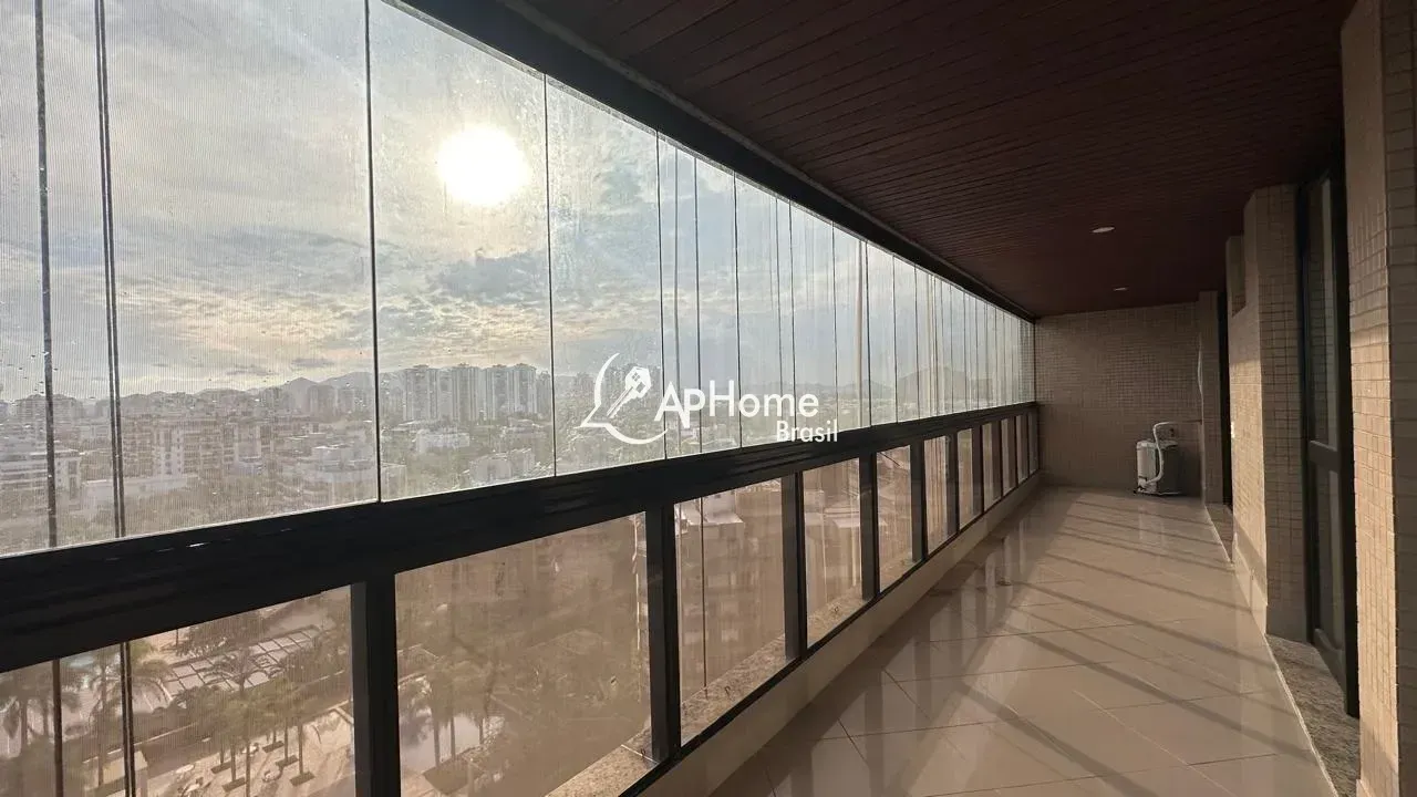 Apartment with 4 bedrooms and a glassed-in balcony — photo 4