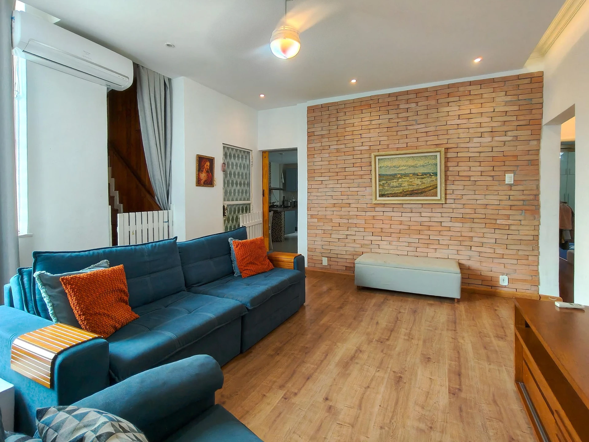 3-bedroom apartment with a mountain view in Rio de Janeiro — photo 21
