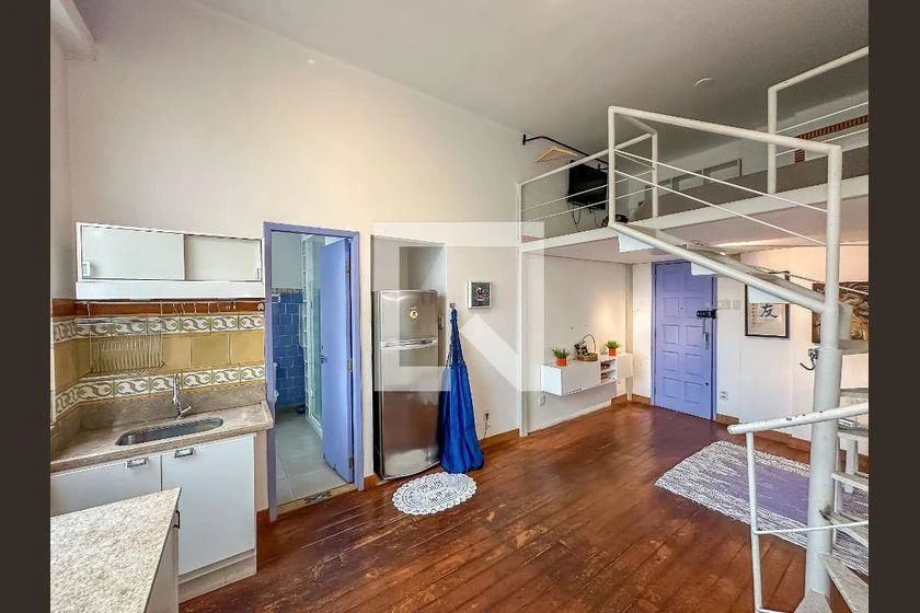 Furnished studio, 30 m², with floor-to-ceiling windows — photo 10