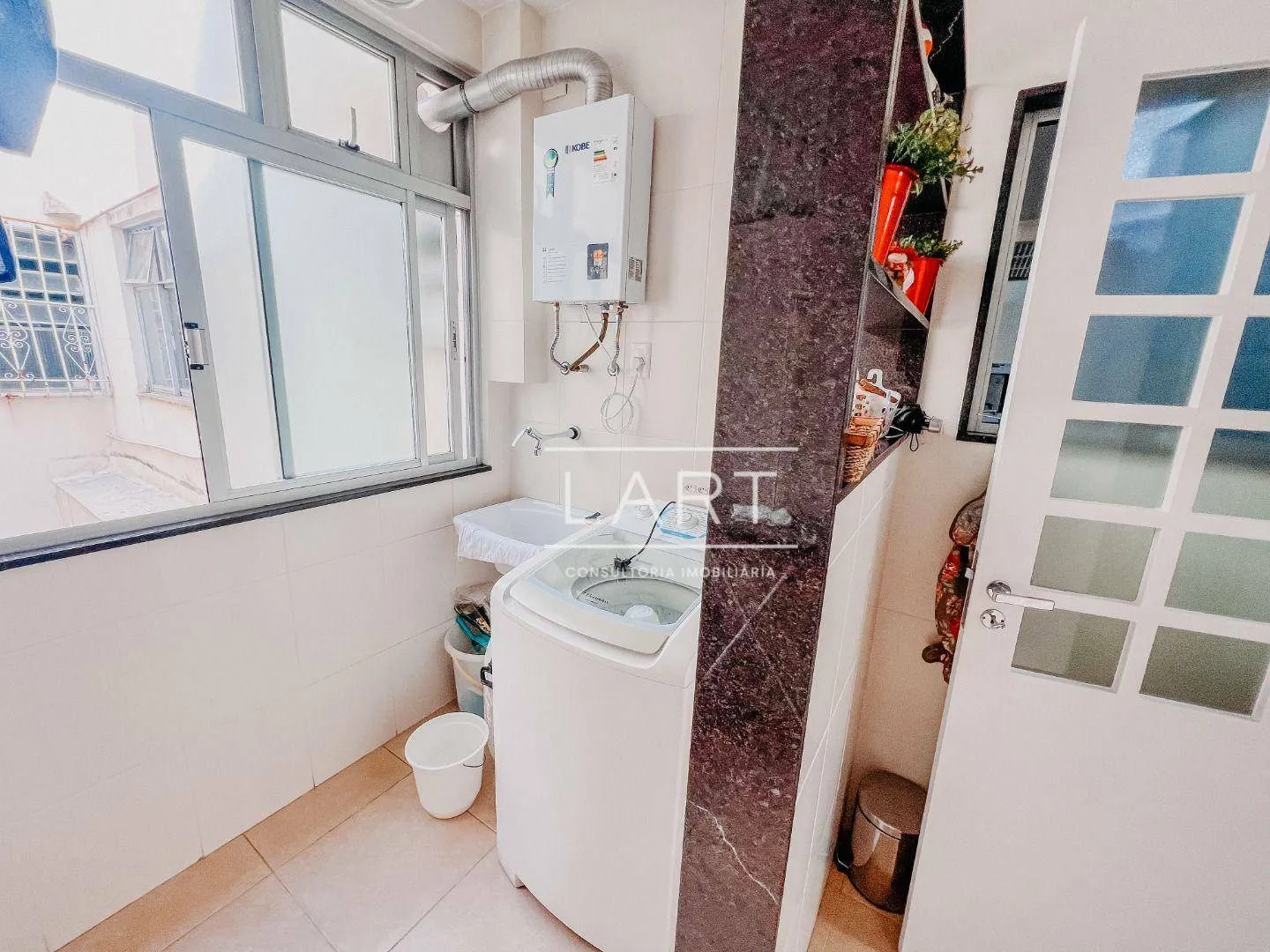 Home office in a 3-bedroom apartment, 160 m² — photo 21