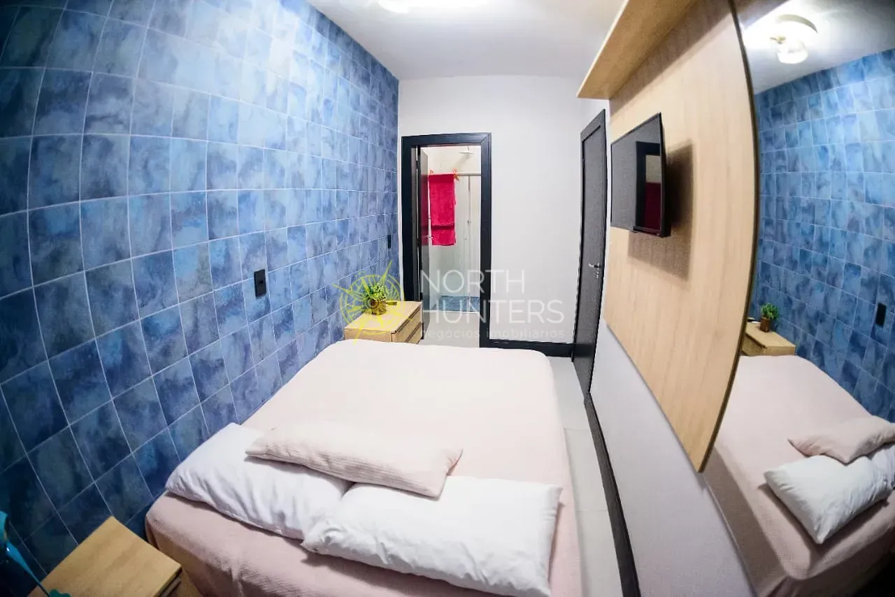 Casa con 5 dormitorios y cocina de concepto abierto — photo 60
