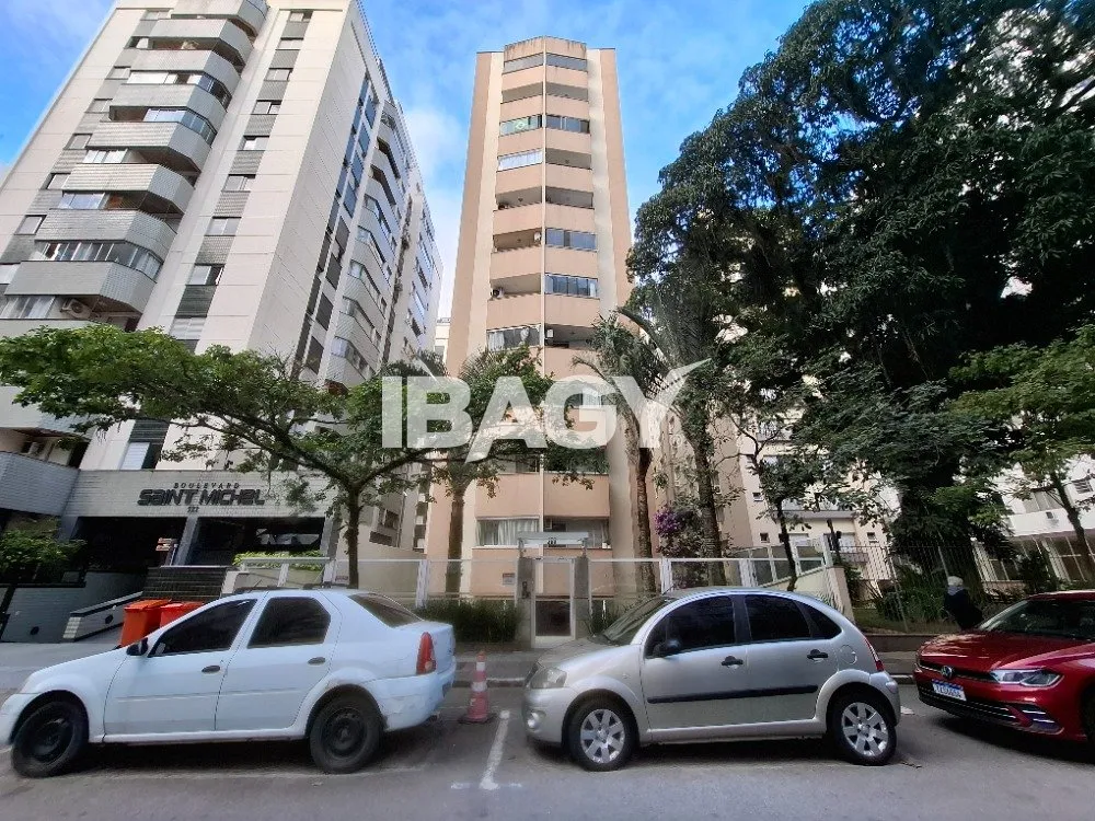 Apartamento de 1 dormitorio con cocina cerrada y plaza — photo 8