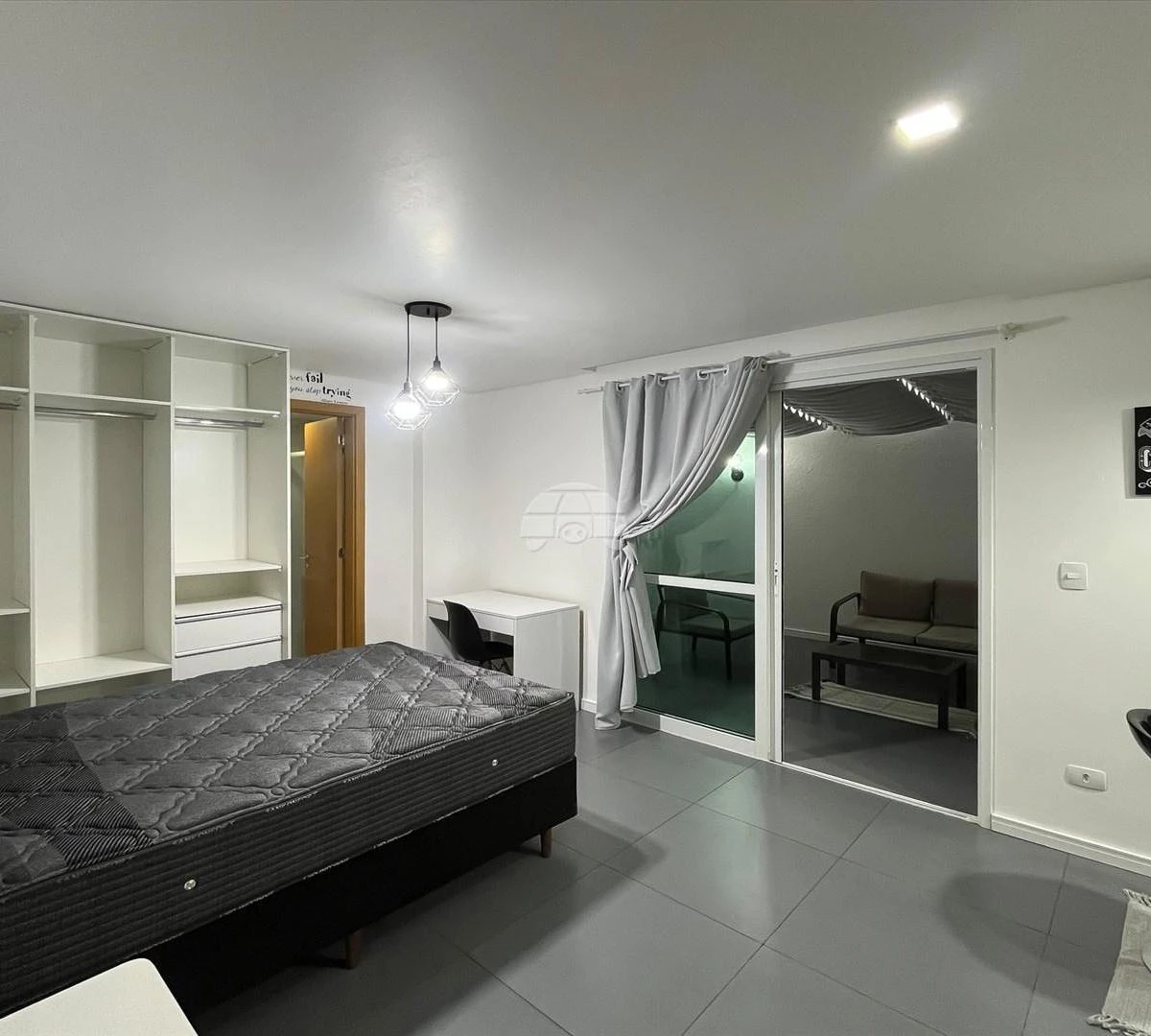 One-bedroom apartment with a dryer — photo 3