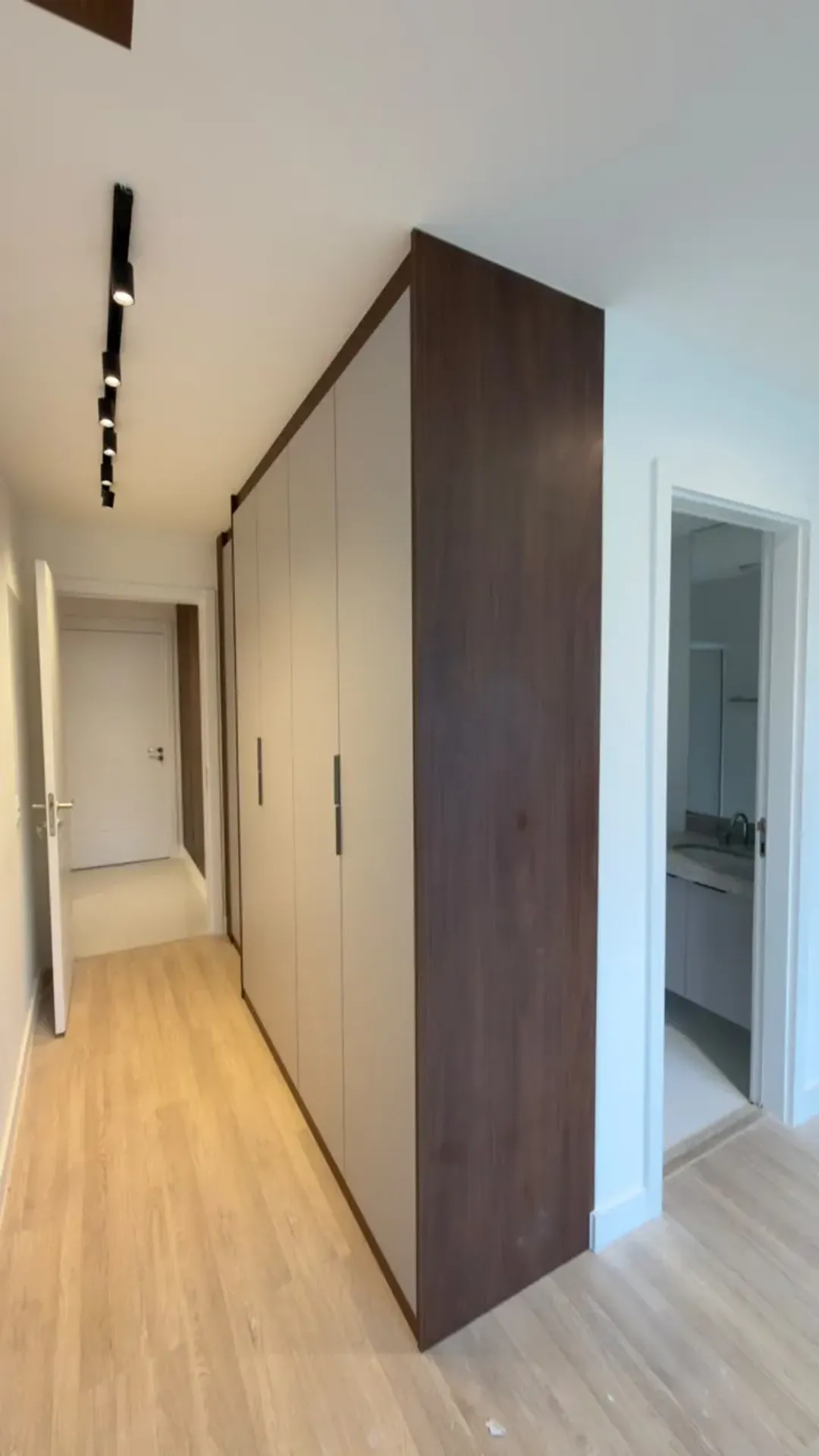 2-bedroom apartment with a mountain view in Rio de Janeiro — photo 22