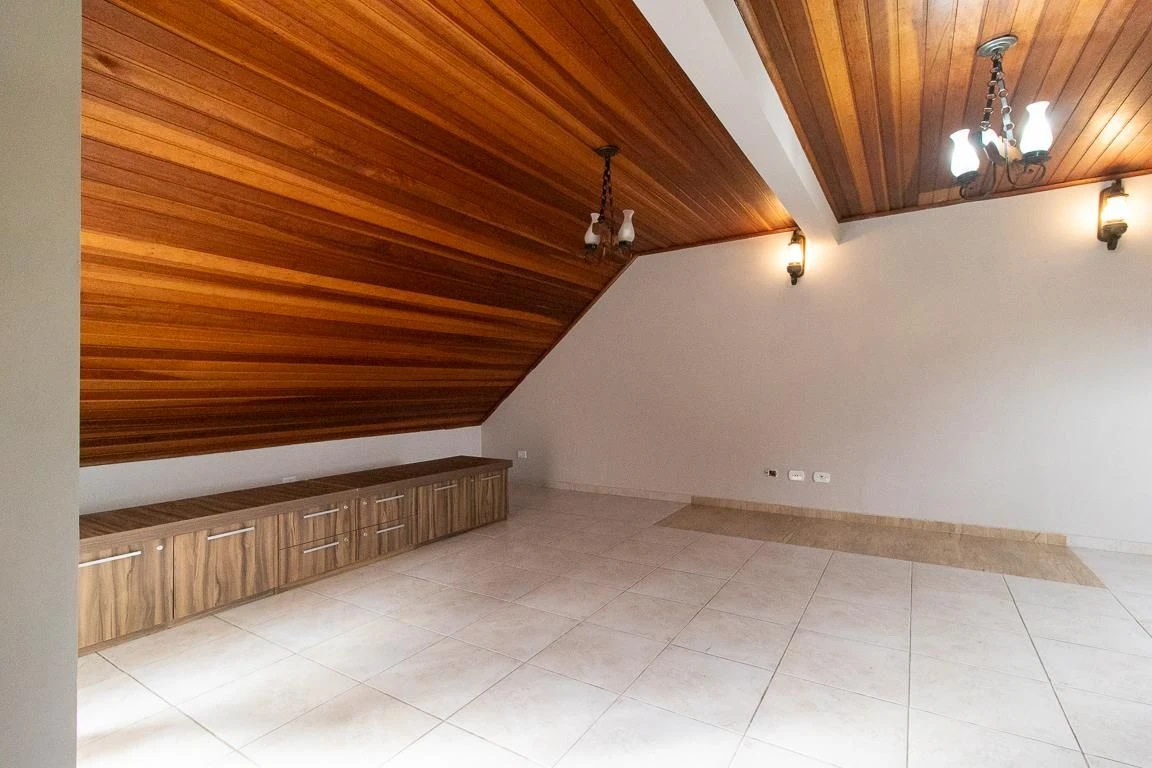 3-bedroom house with a jacuzzi — photo 46