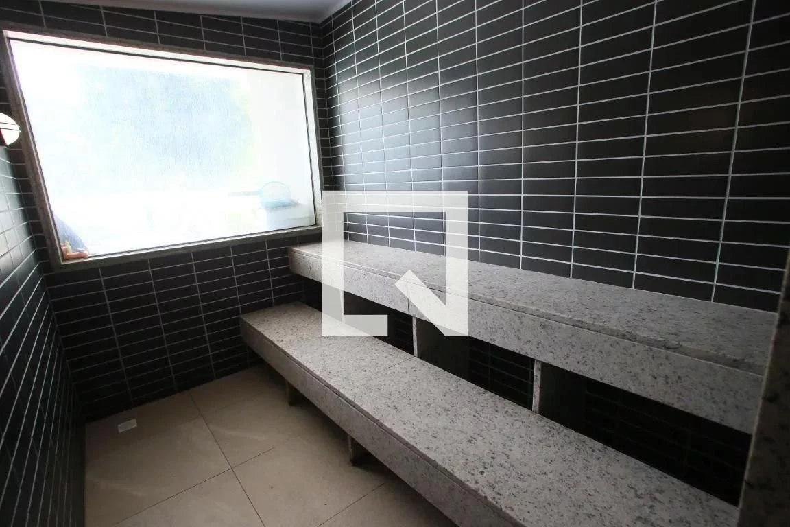 2-bedroom apartment in a building with a sauna — photo 18