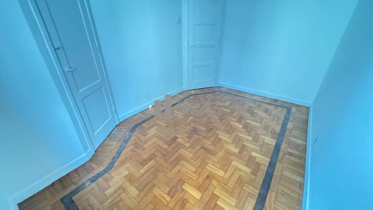 House, 80 m², with wood or laminate floors — photo 4