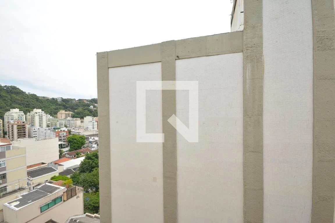 Apartamento sem mobília com vista da janela e 1 quarto — photo 6