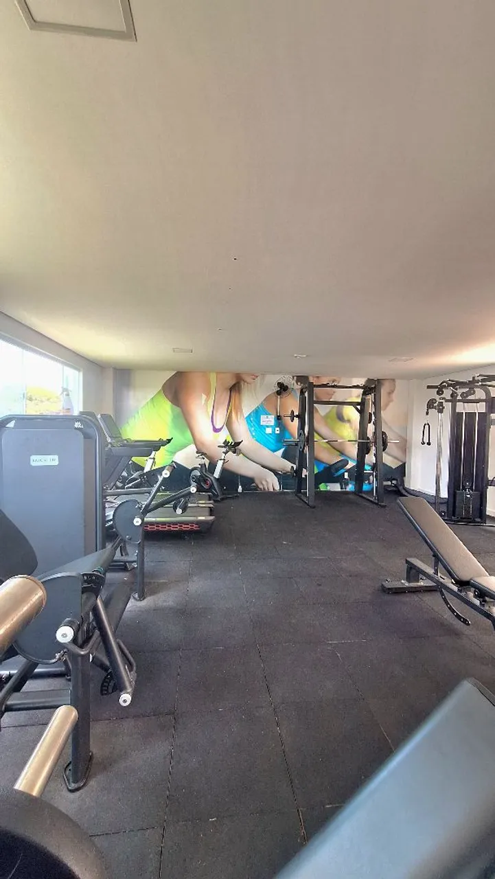 2-bedroom apartment in a building with a gym — photo 15