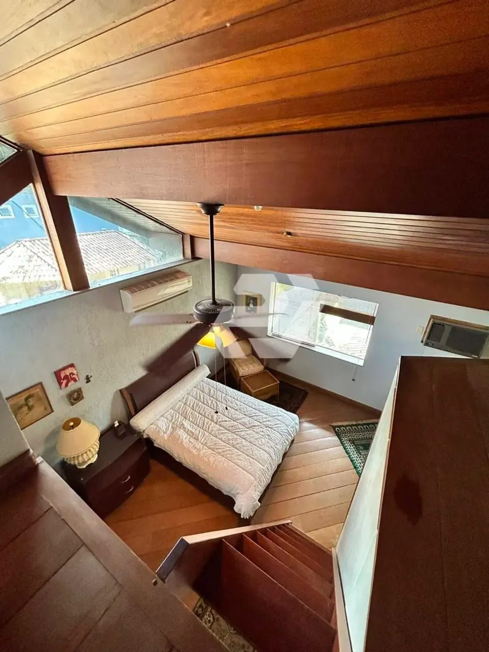 4-bedroom house with 5 bathrooms and 5 parking spots — photo 4