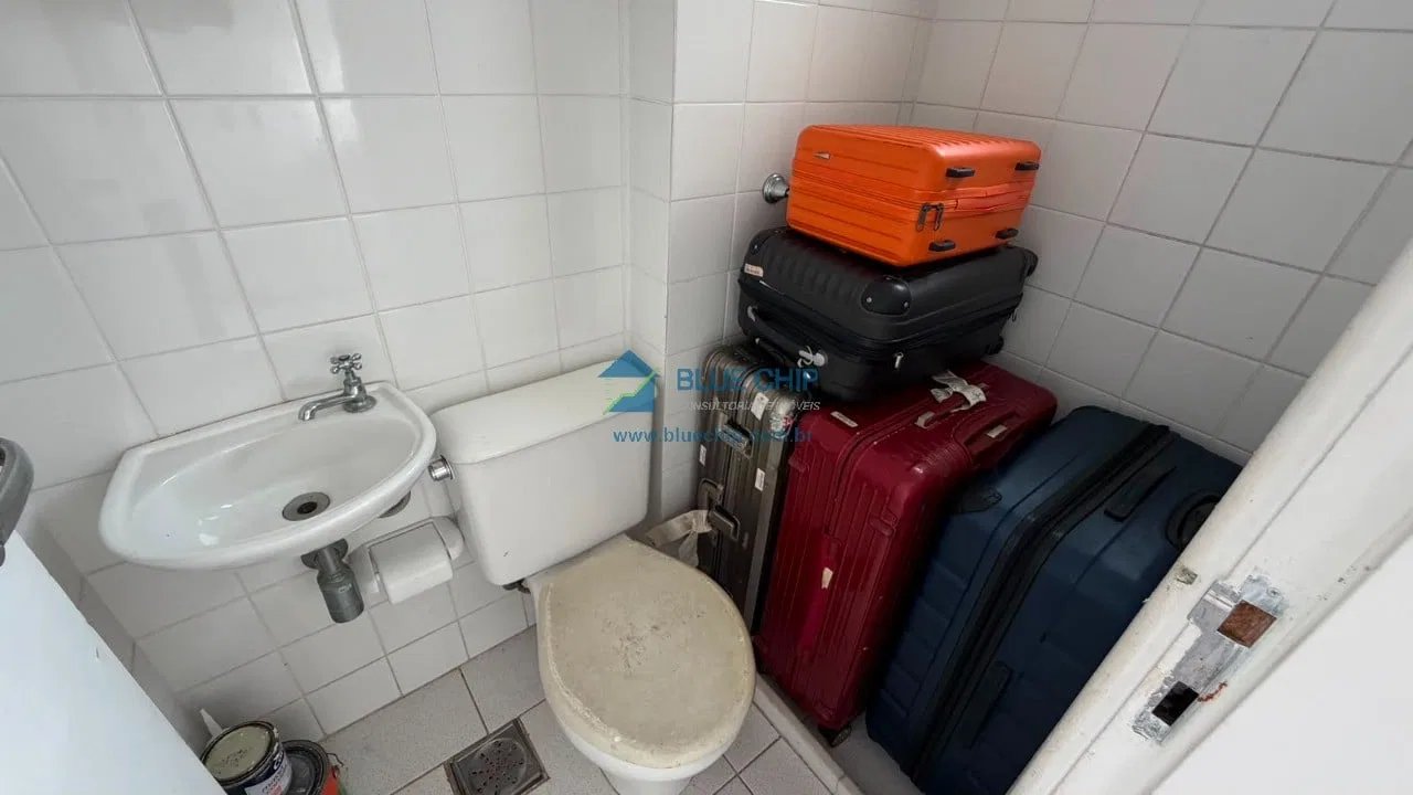 Furnished 3-bedroom apartment with enclosed balcony — photo 16