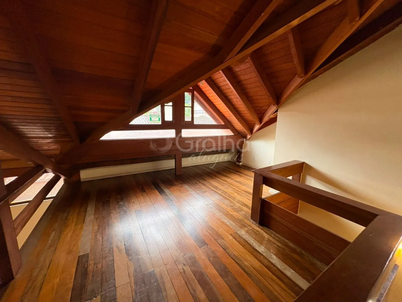 House with 3 en-suite bedrooms 435 m² and private garden — photo 33