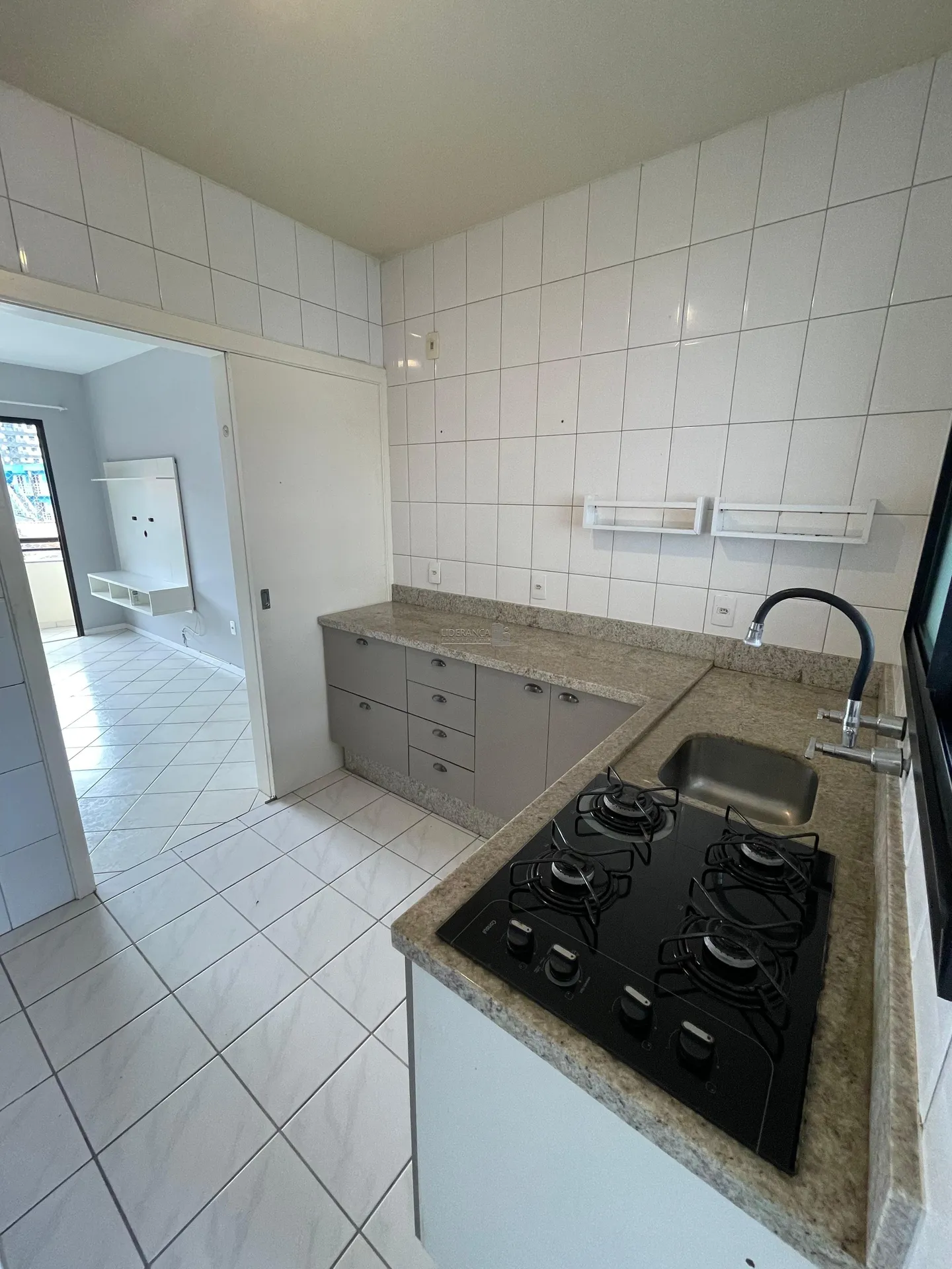 Квартира с 3 спальнями и 1 спальней с ванной, 105 м² — photo 7