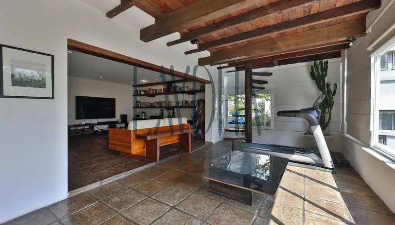 Furnished 180 m² apartment with 3 bedrooms and suite — photo 8