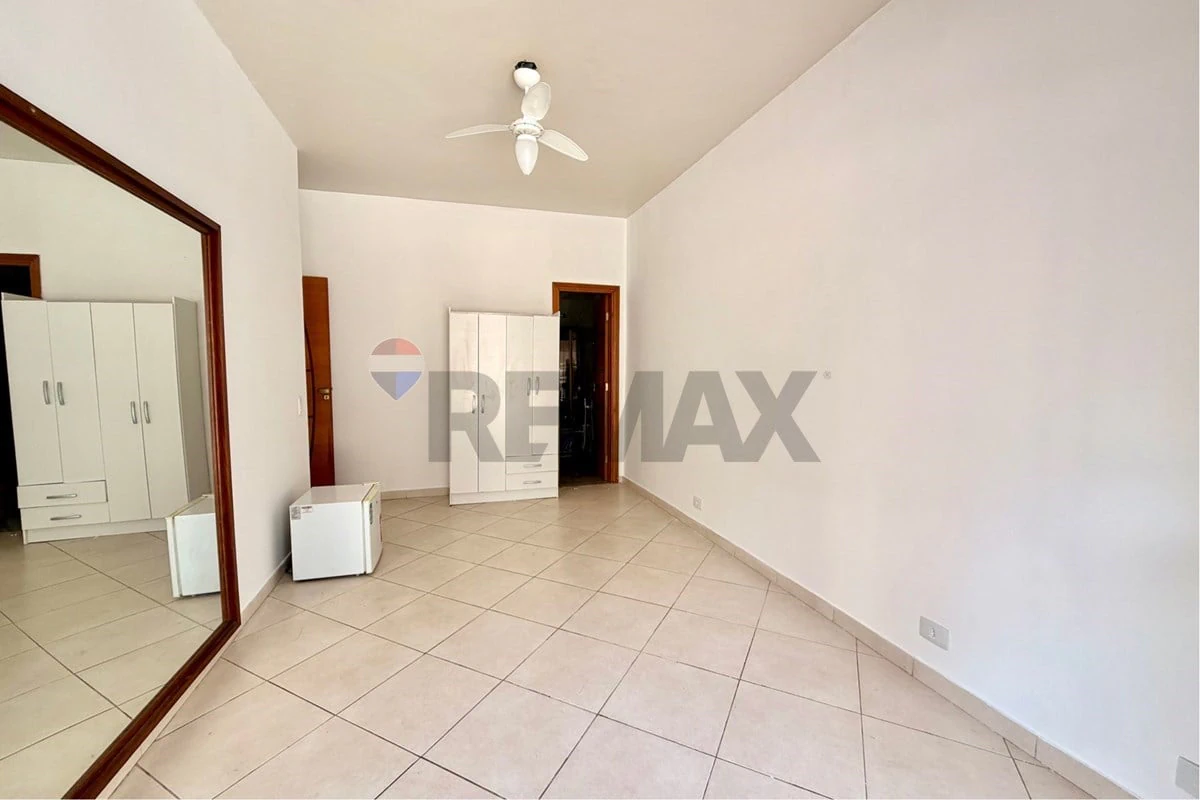3-bedroom apartment, 1 with its own bathroom, 122 m² — photo 21