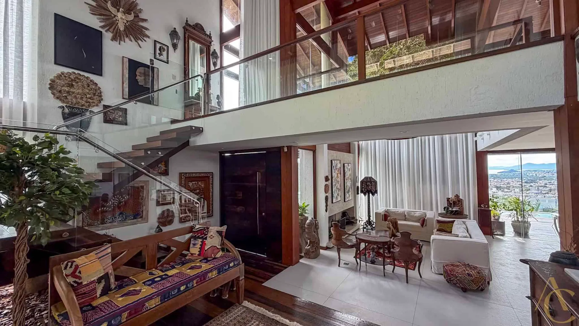 Furnished house, 689 m², with a grill on the balcony — photo 35
