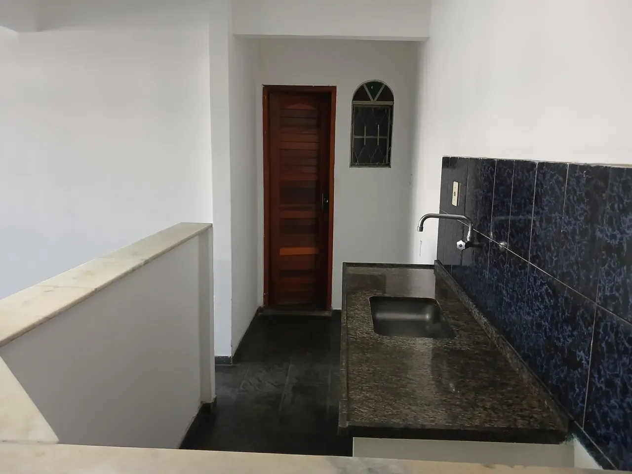 House with 1 bedroom and bathroom plus separate kitchen — photo 2