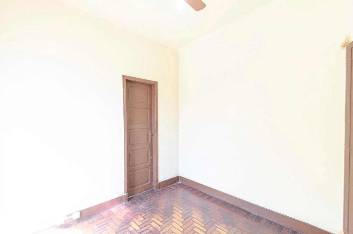 Unfurnished house with 6 bedrooms and private garden — photo 15