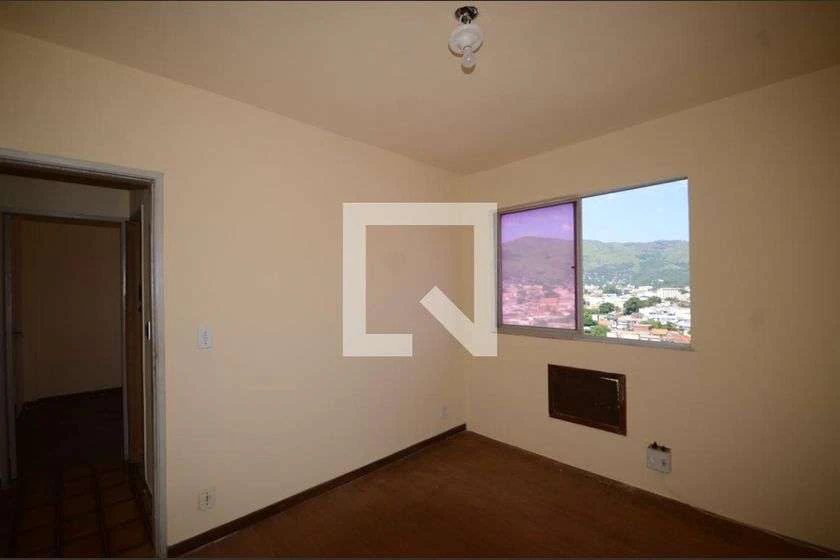 Apartamento com 2 quartos e box de vidro no banheiro — photo 6