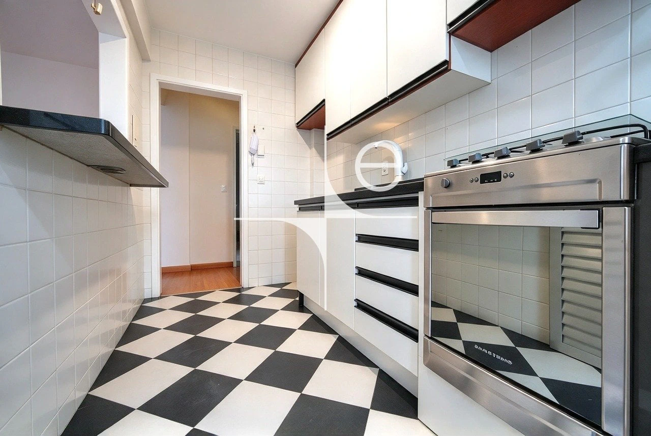Apartment, 48 m², with wood or laminate floors — photo 10