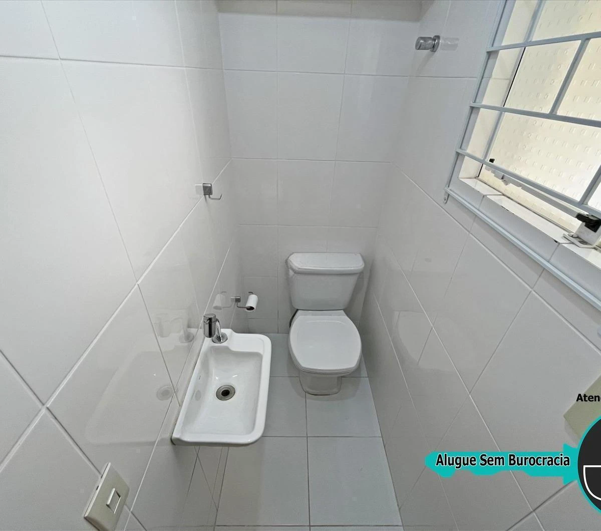 3-bedroom house with a suite and 2 parking spots — photo 15