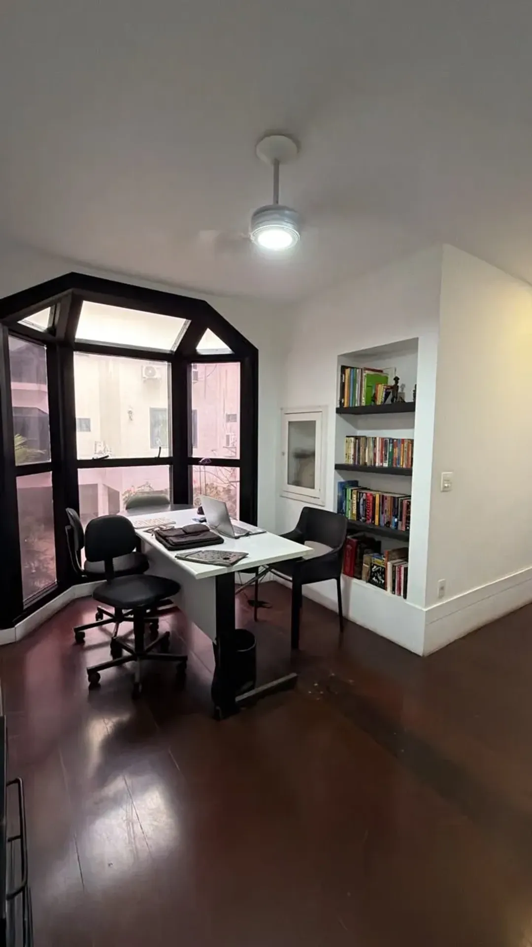Furnished apartment with 4 bedrooms and open-plan kitchen — photo 15