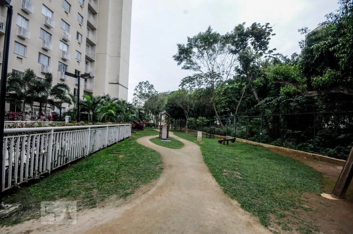 Unfurnished 3-bedroom apartment with balcony — photo 35