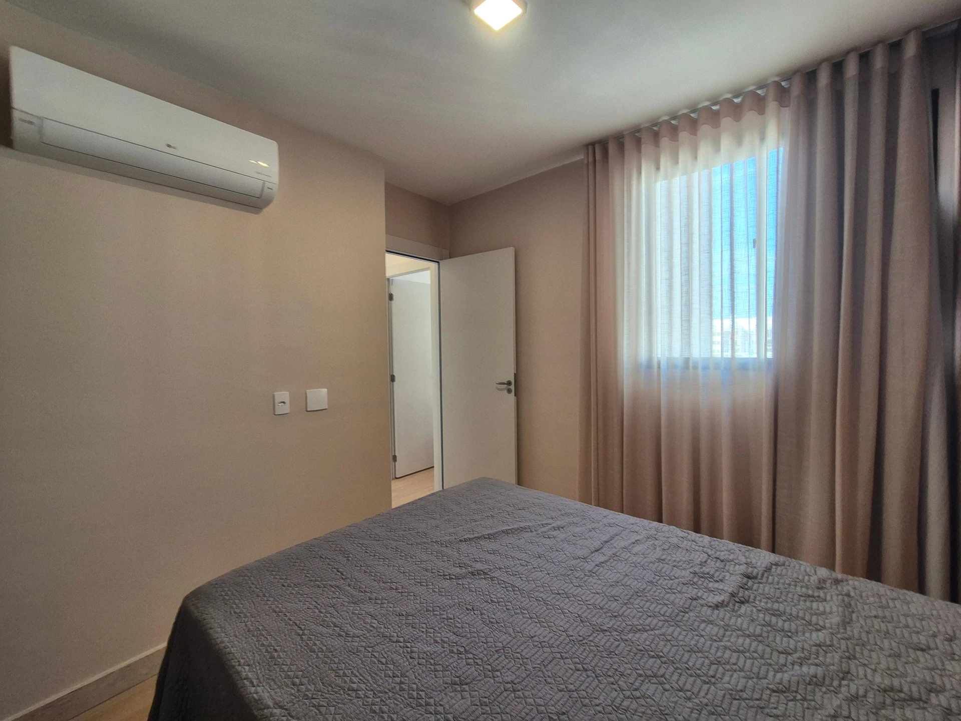 Apartamento mobiliado de 2 quartos em condomínio com piscina — photo 14
