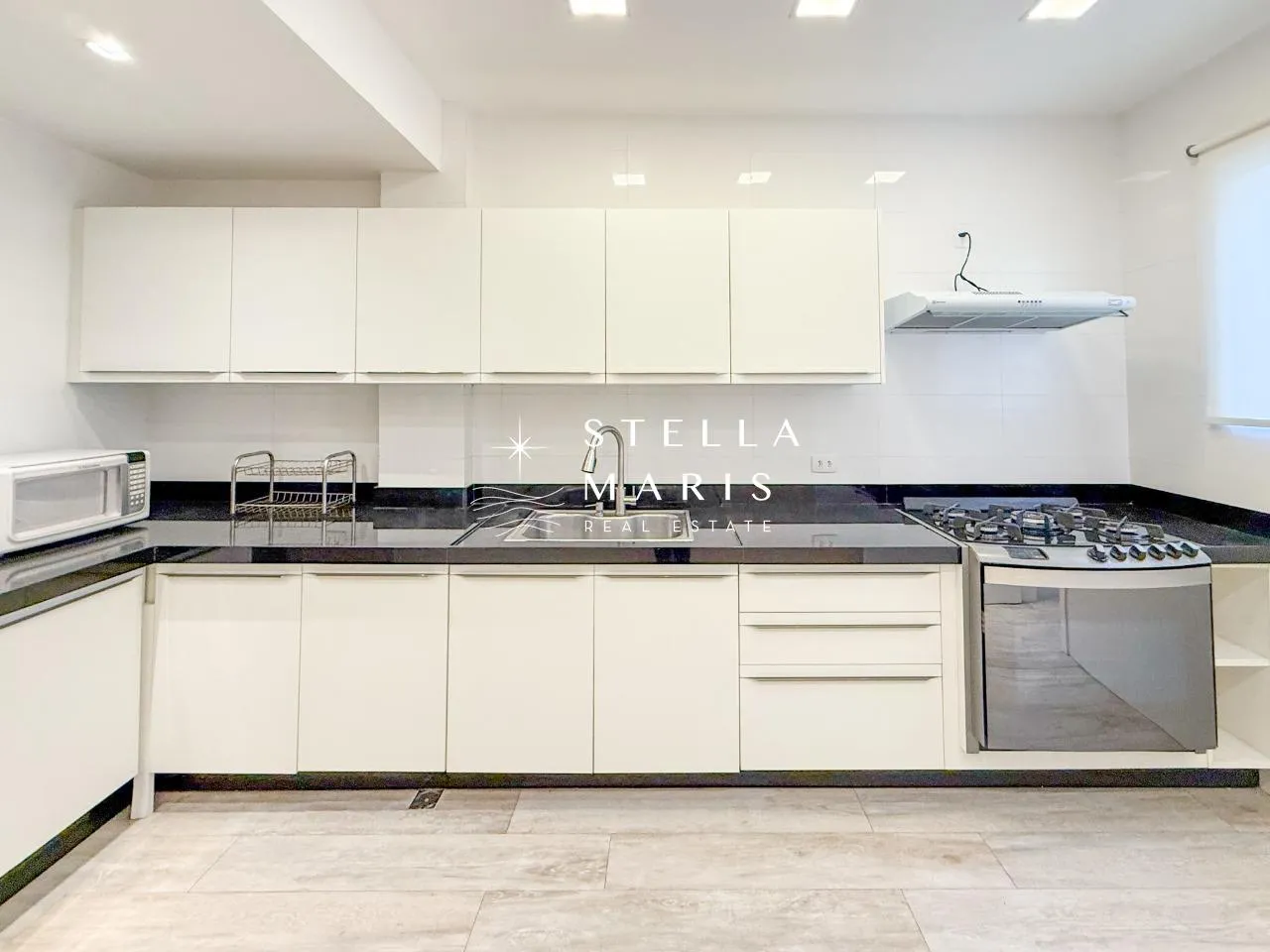 Furnished apartment with 3 bedrooms and 3 bathrooms — photo 4