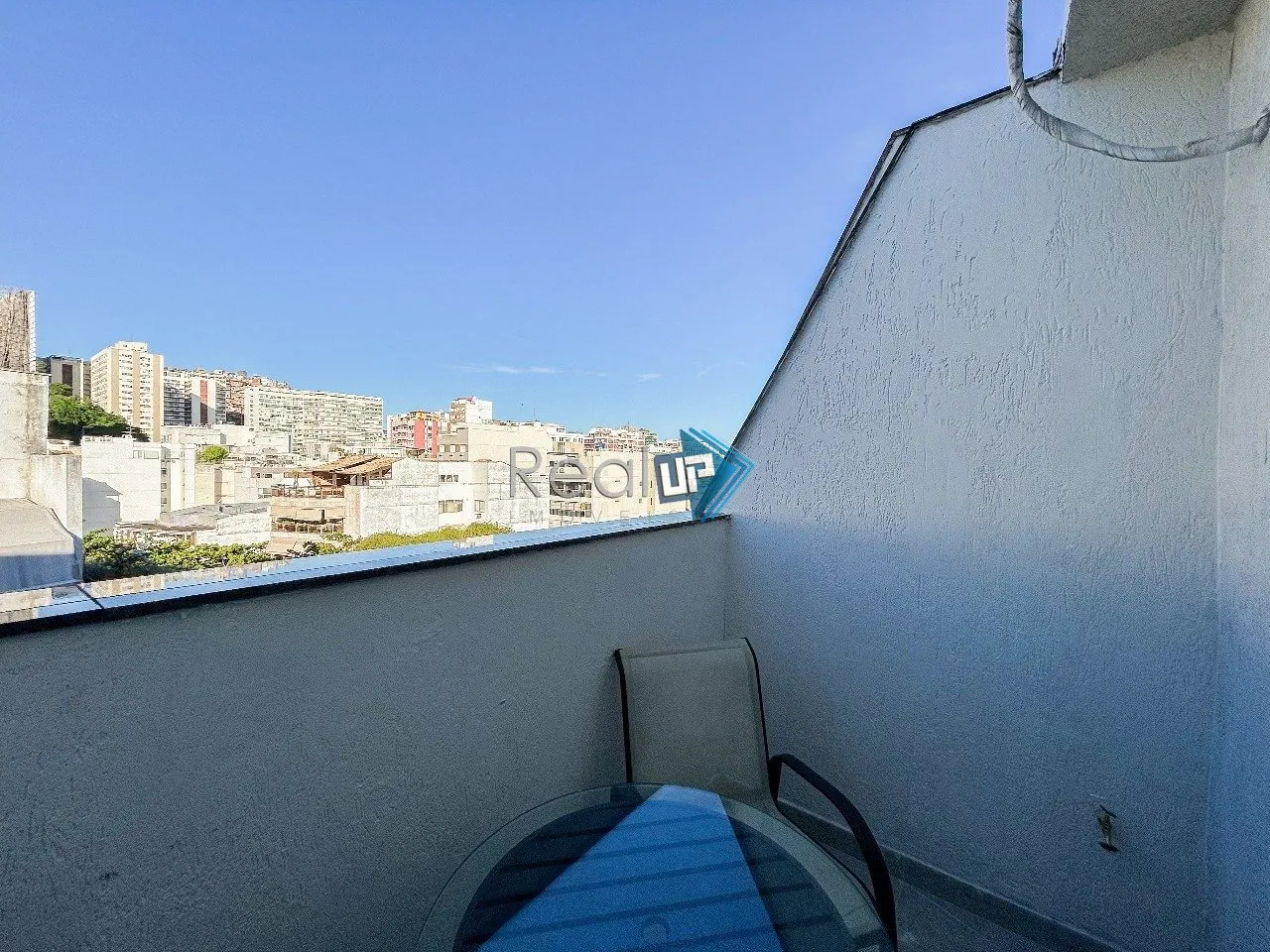 1-bedroom furnished apartment with 1 parking space — photo 16