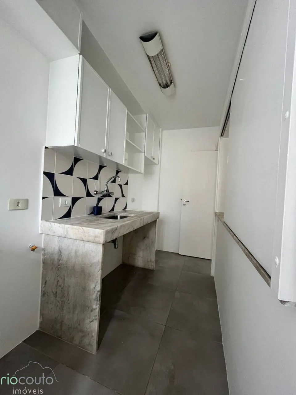 Apartamento com 1 dormitório e varanda com 2 banheiros — photo 11