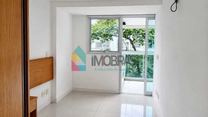 Apartment with 4 bedrooms and a balcony, 4 bathrooms — photo 11