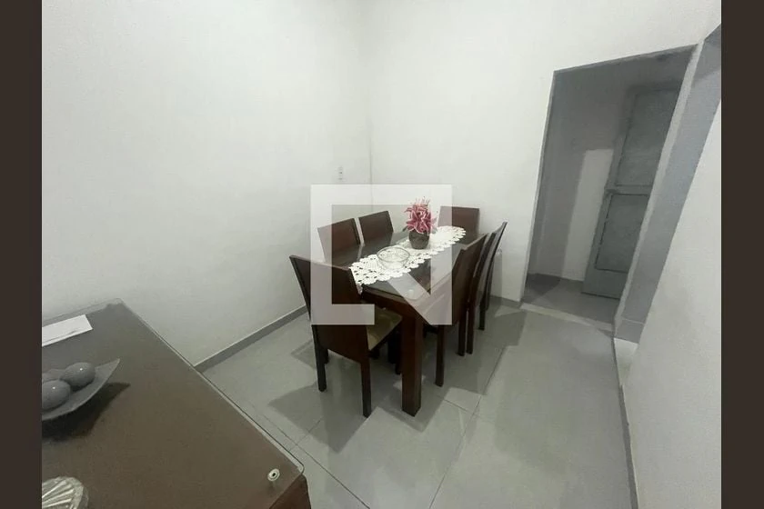 80 m² house with a walk-in closet and a home office — photo 12