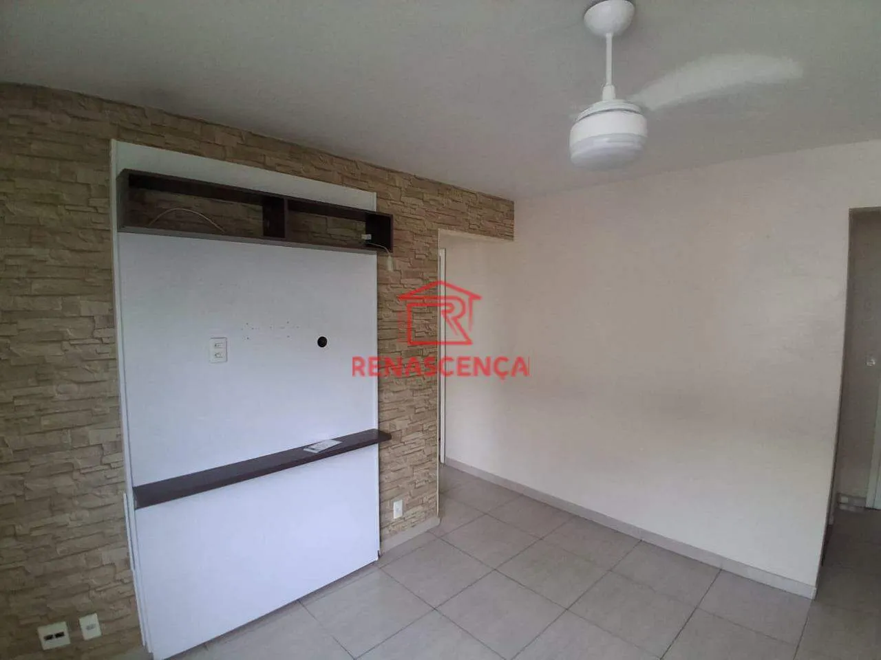 2-bedroom apartment in a building with a gym — photo 3