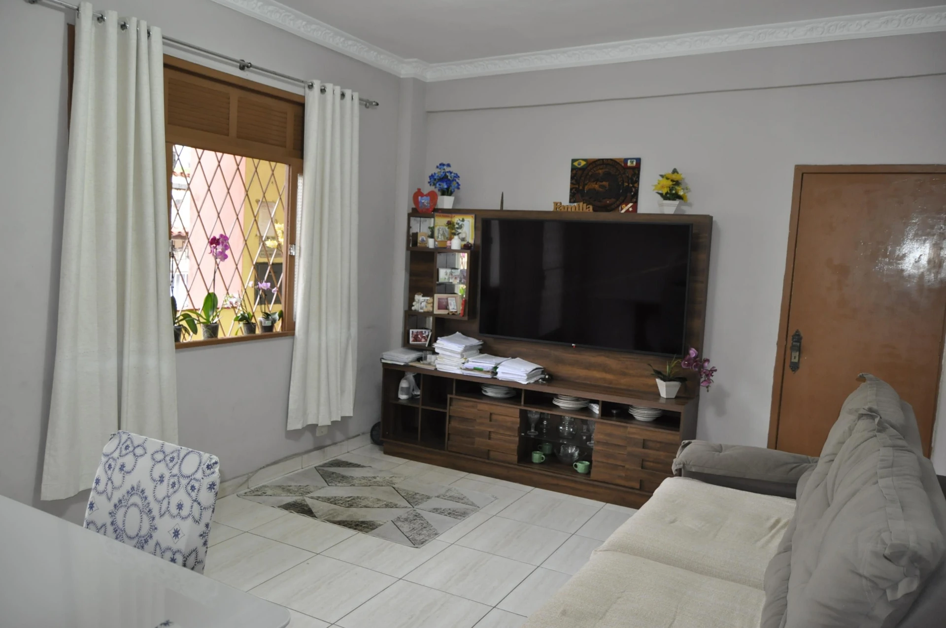 Apartamento mobiliado com 2 quartos e varanda