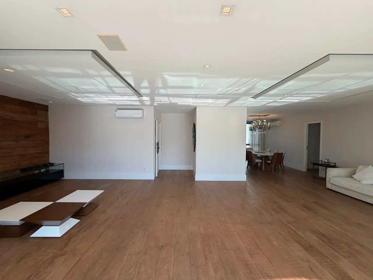 Furnished 3-bedroom apartment with open-plan kitchen — photo 12