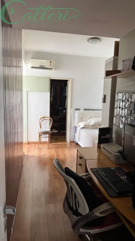 Duplex penthouse with 4 bedrooms and 4 bathrooms — photo 37