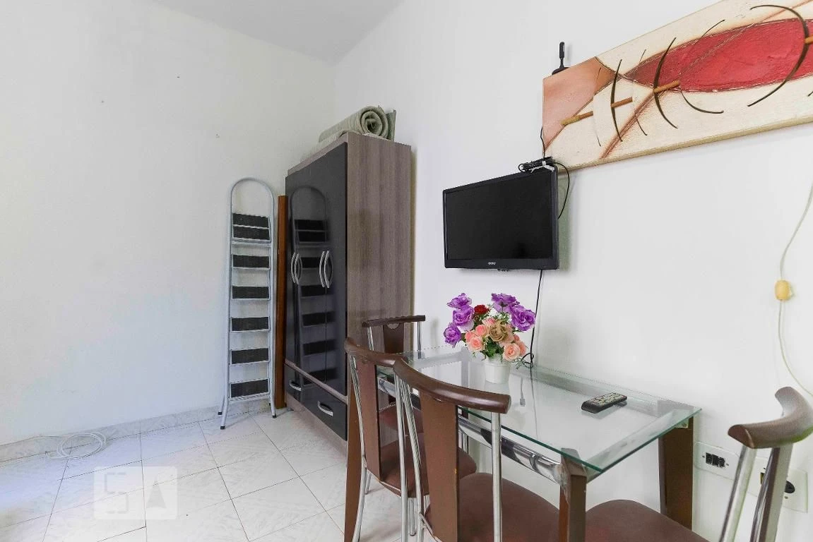 Estudio amueblado con lavadora y 1 baño — photo 15