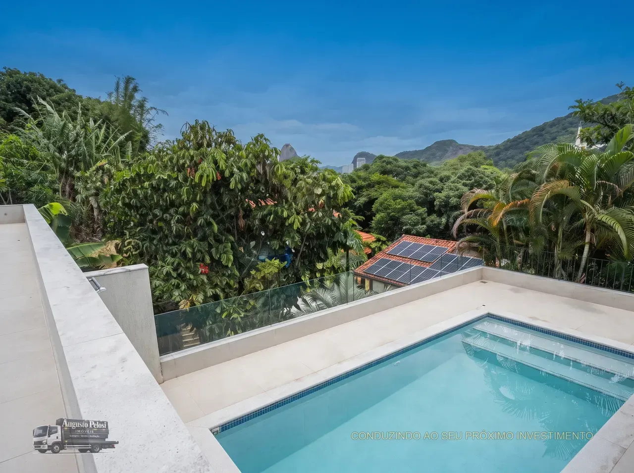 550 m² house with a grill on the balcony and a water view — photo 9