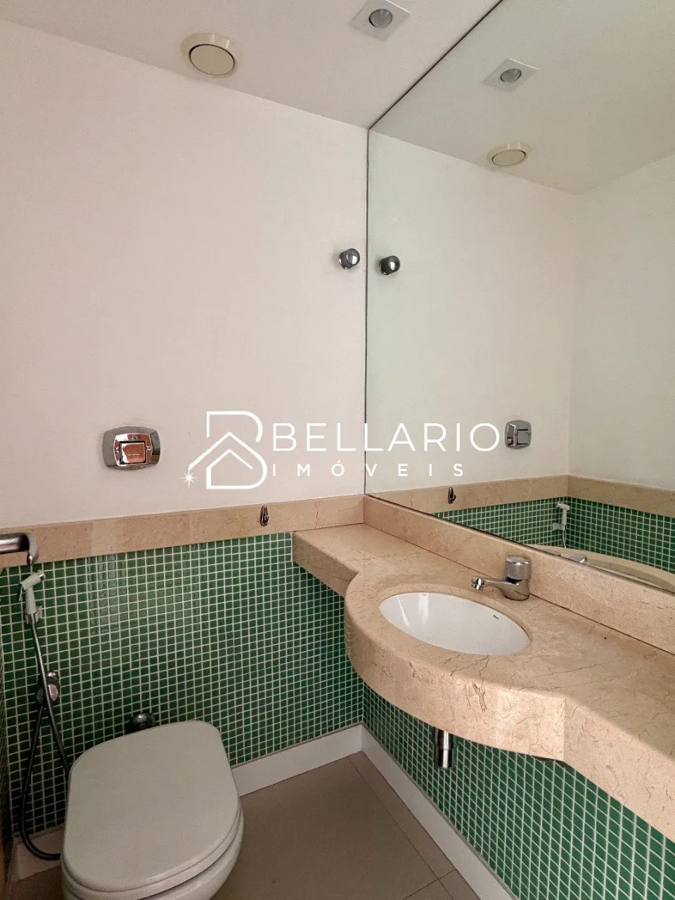 4-bedroom apartment with 5 bathrooms and glass balcony — photo 12