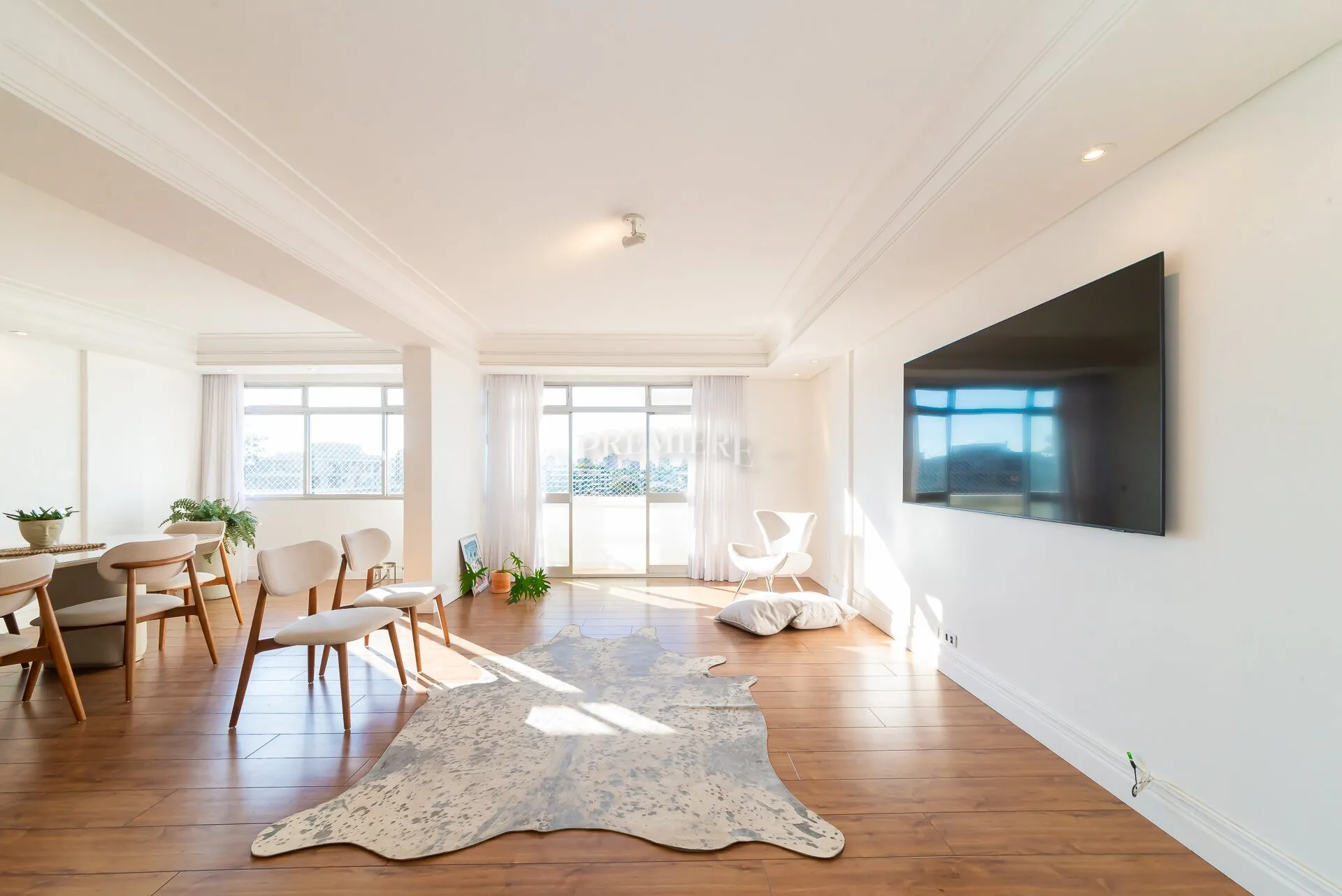 3-bedroom apartment with a glass-enclosed balcony