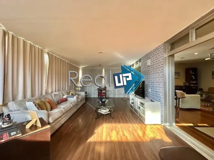 Apartamento com varanda de vidro e 4 quartos — photo 14
