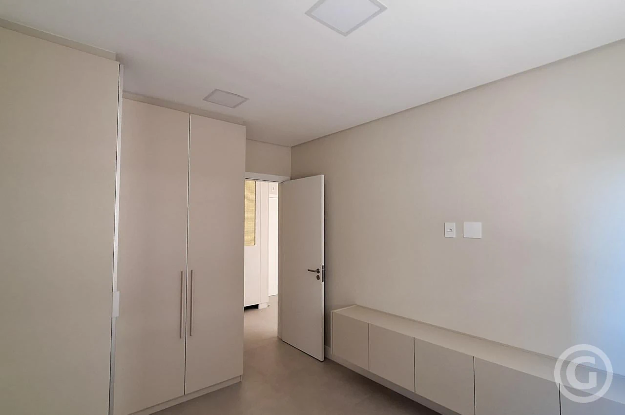 Квартира 43 м² с 1 спальней и кухней открытого плана — photo 6