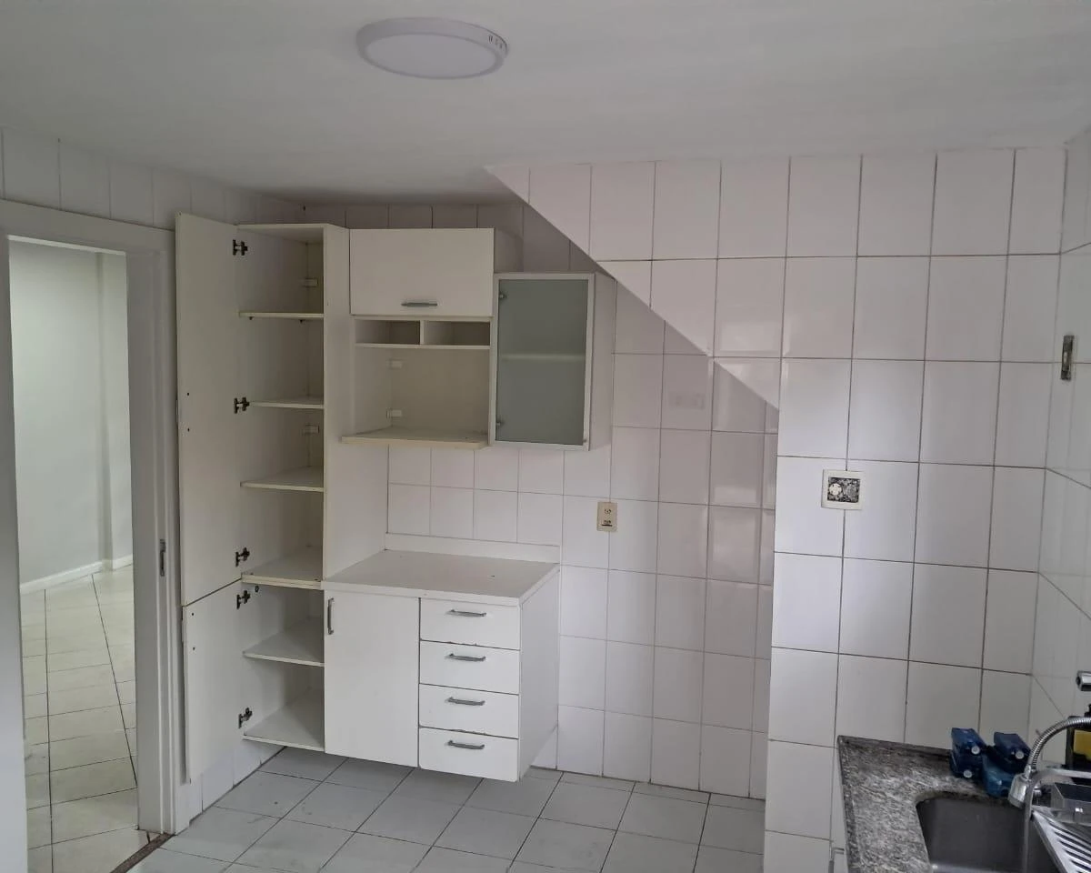 Duplex house with 4 bedrooms and an enclosed kitchen — photo 19