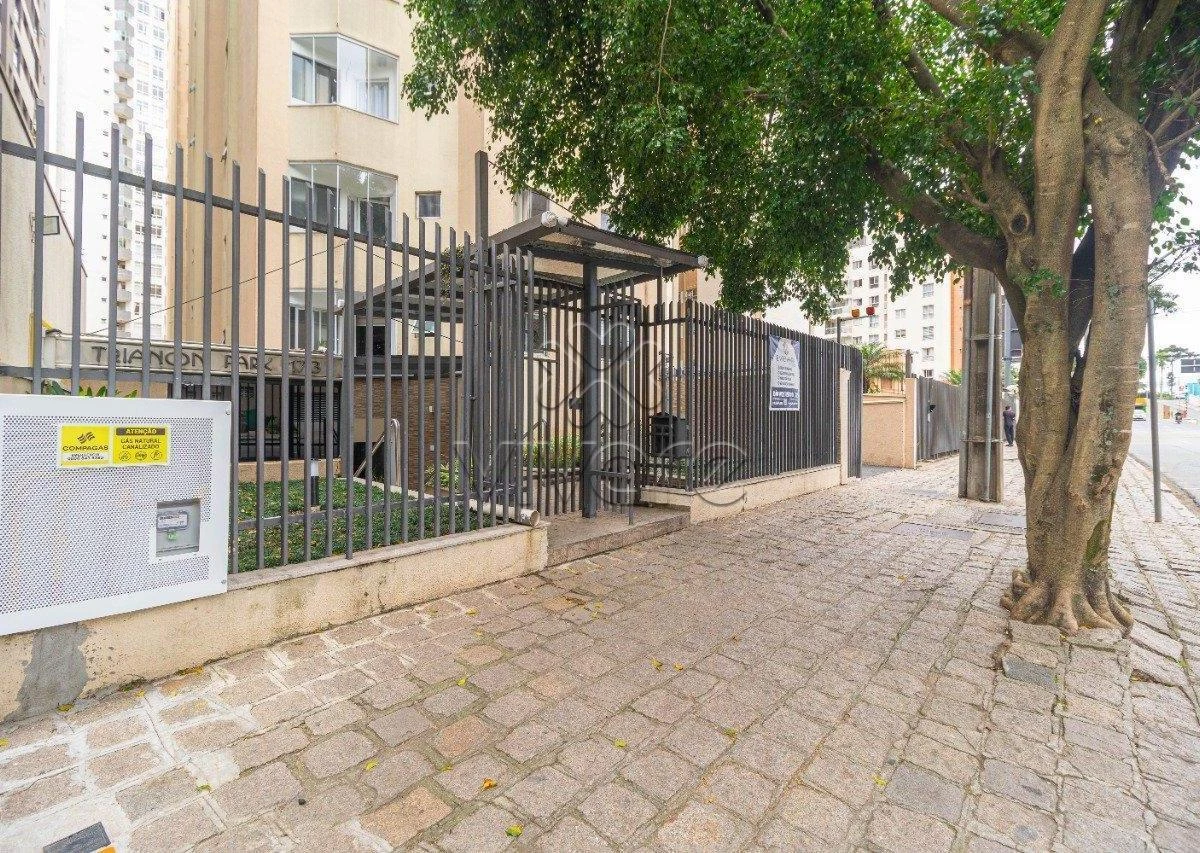 Apartment, 33 m², with a glass-enclosed balcony — photo 27