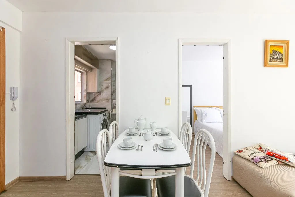 Apartamento de 1 quarto com máquina de lavar, Alto da Rua XV — photo 2