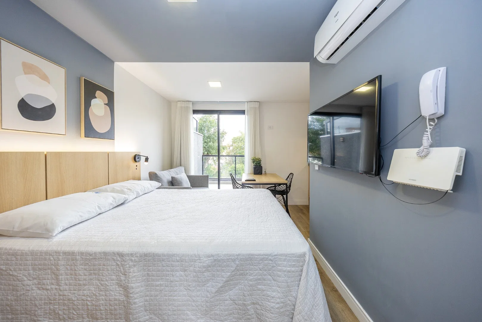Furnished studio, 23 m², with a home office — photo 4